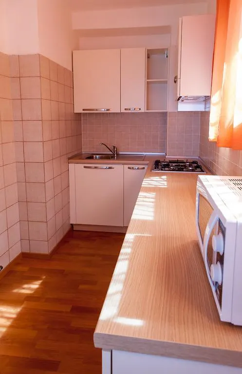 Villa Laura Торри-дель-Бенако 0*,